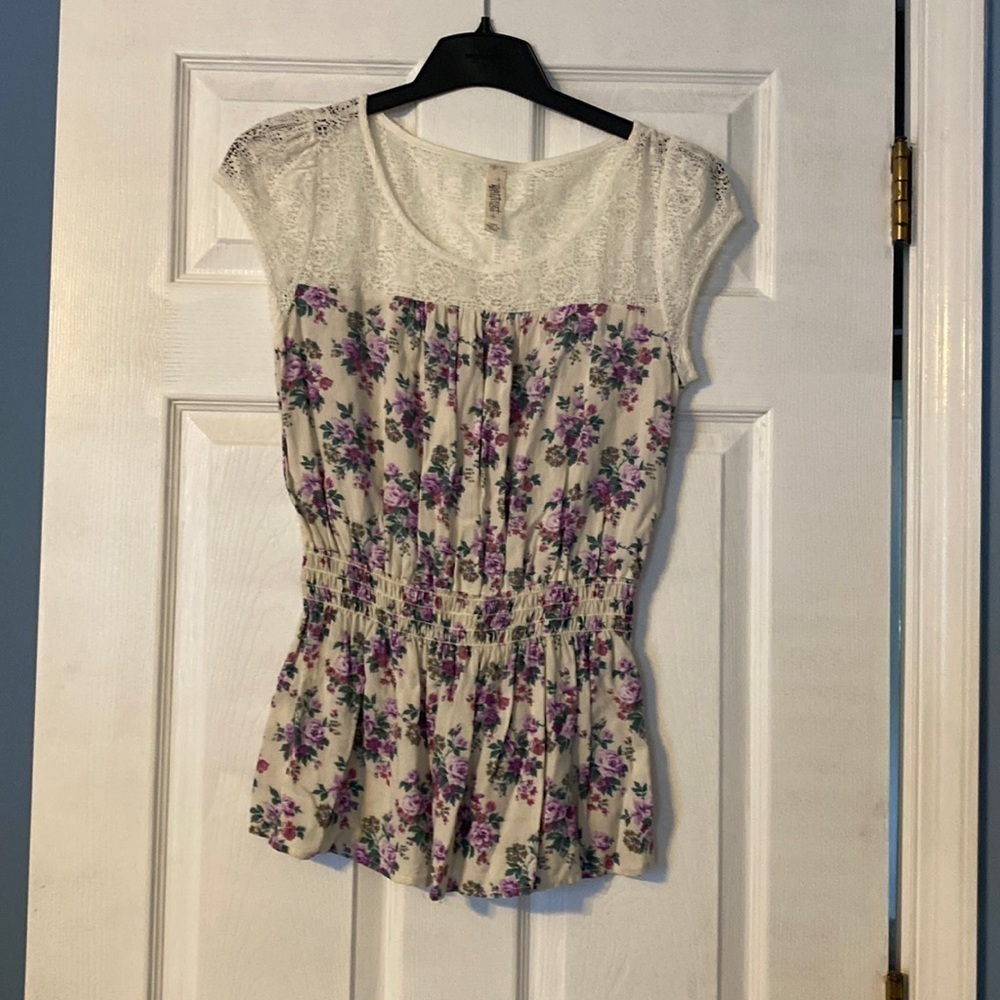 Sound & Matter juniors girls top; size large